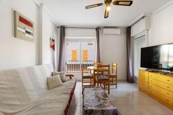 Piso en venta en Calle Rafal s/n, Torrevieja
thumbnail 2