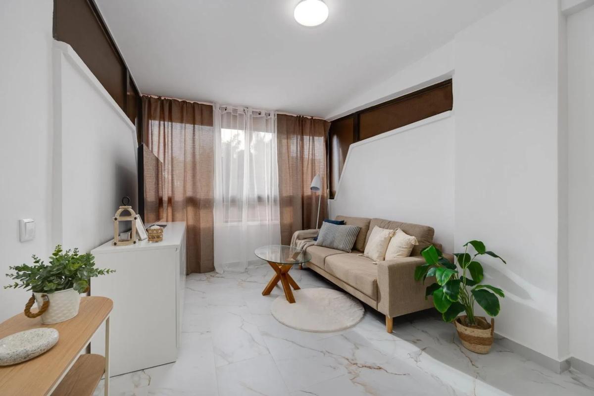 Venta de piso en Barrio Cabo Cervera, Torrevieja
photo 1