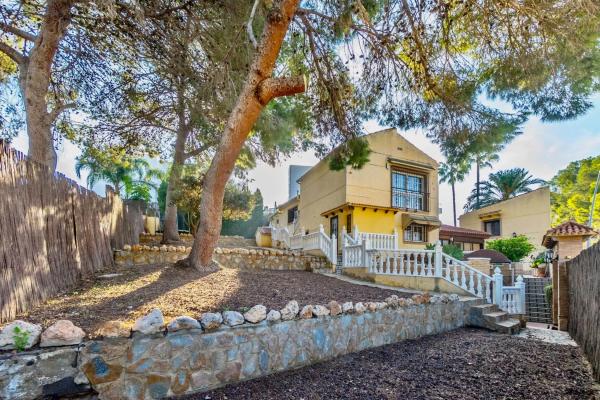 Chalet independiente en venta en Barrio Los Balcones - Los Altos del Edén, Torrevieja
thumbnail 1
