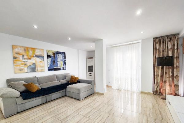 Piso en venta en Calle Bergantin, Torrevieja
thumbnail 2