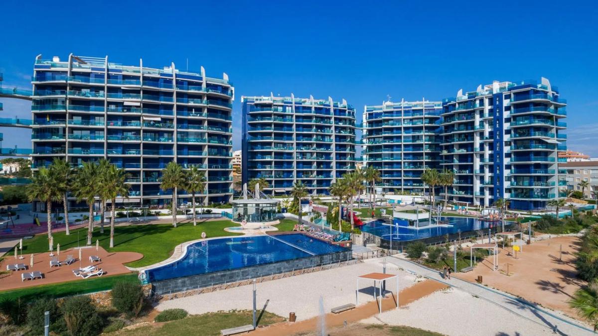 Penthouse sale in Calle Mar Llana, Torrevieja photo 1