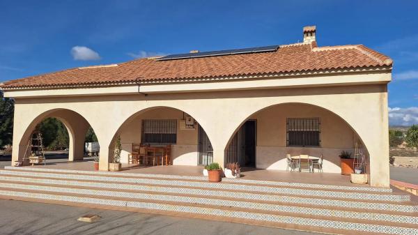 Chalet independiente en venta en Crevillente, Crevillente
photo 1
