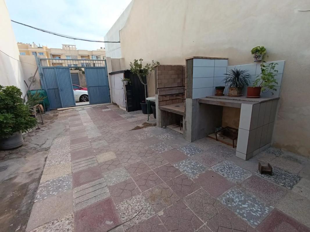 Sale of independent chalet in Calle Riu Xúquer, Elche / Elx
photo 1