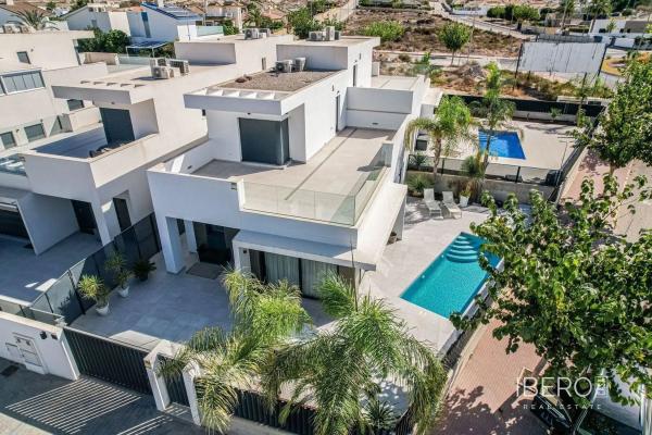Chalet independiente en venta en Avenida de l'Alegría, Elche / Elx
 photo 3