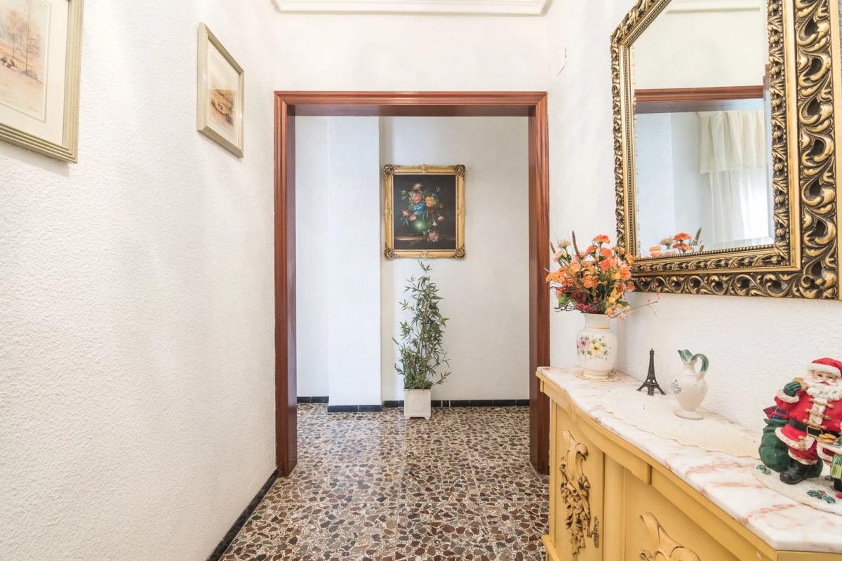 Venta de piso en CL POETA MIGUEL HERNANDEZ, Elche / Elx
photo 2