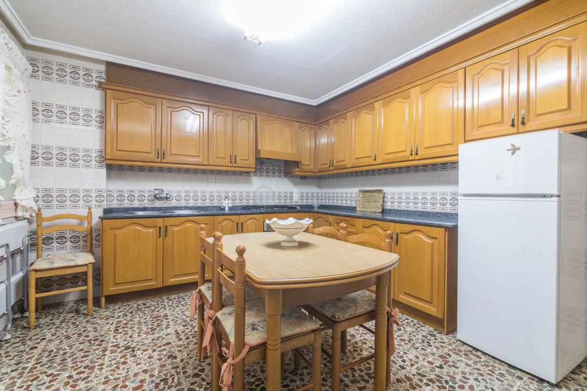 Venta de piso en CL POETA MIGUEL HERNANDEZ, Elche / Elx
photo 5