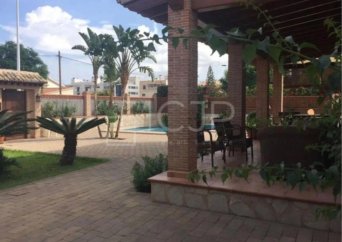 Продажа отдельного шале в Calle Manuel Maciá Juan, 36, Эльче / Эльх photo 2