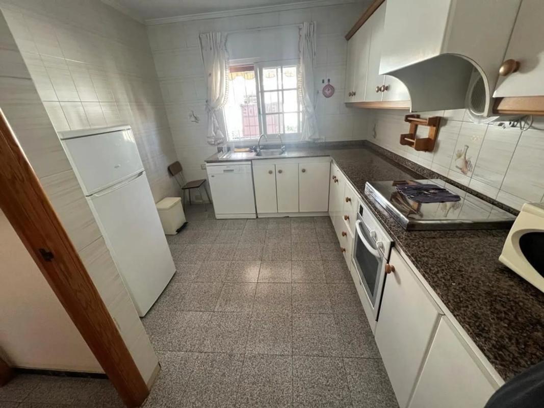 Продажа таунхауса в  Calas de Santiago Bernabeu , Санта Пола photo 2