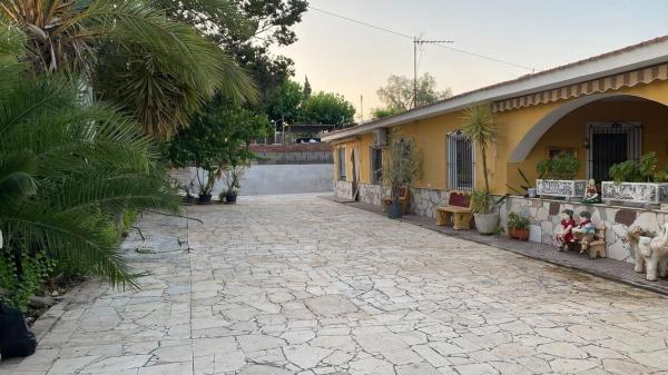 Chalet independiente en venta en Agost, Agost
 photo 1