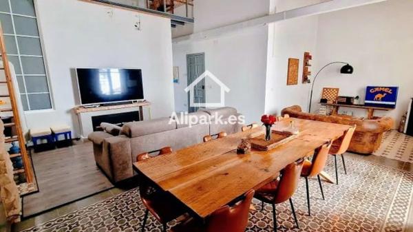 Chalet adosado en venta en Calle Pérez Medina , Alicante / Alacant thumbnail 2