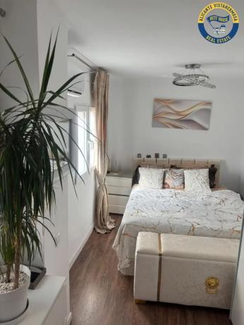 Apartment for sale in  Pasaje Penalva, Alicante photo 2
