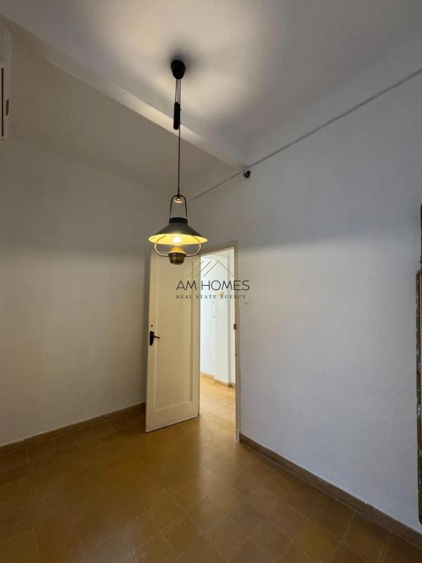 Sale of apartment in Barrio Centro Tradicional, Alicante
photo 2