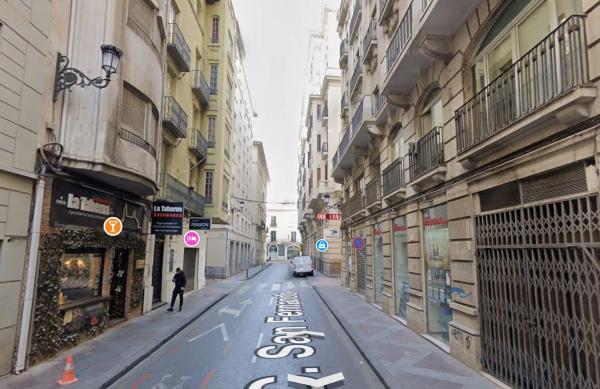 Piso en venta en Calle san fernando, Alicante / Alacant
photo 1
