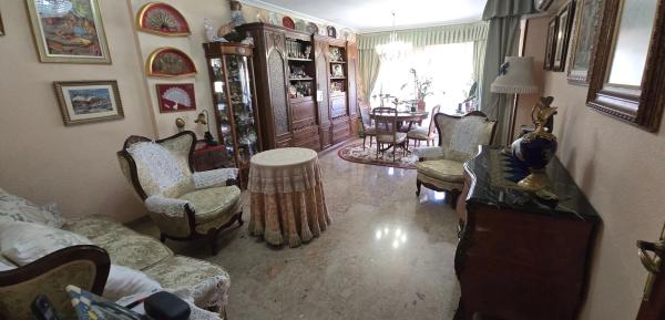 Piso en venta en AV DR GADEA, Alicante / Alacant
photo 1