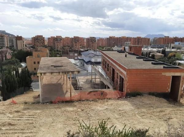 Chalet wolnostojący na sprzedaż w Barrio Vistahermosa, Alicante / Alacant thumbnail 2