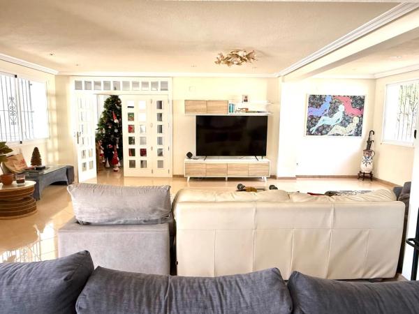 Chalet independiente en venta en Barrio Alicante Golf, Alicante / Alacant
 photo 4