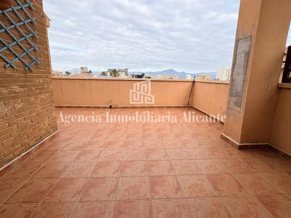 Chalet adosado en venta en  Camino del Faro , Alicante / Alacant photo 1