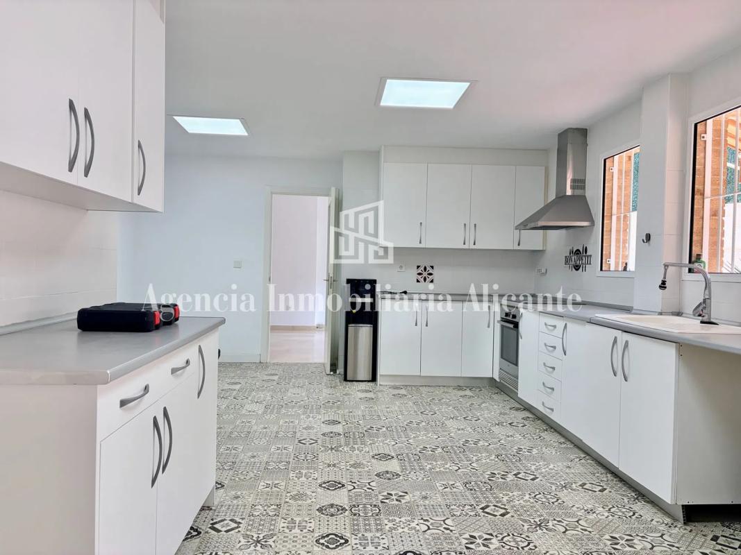 Venta de chalet adosado en  Camino del Faro , Alicante / Alacant photo 3