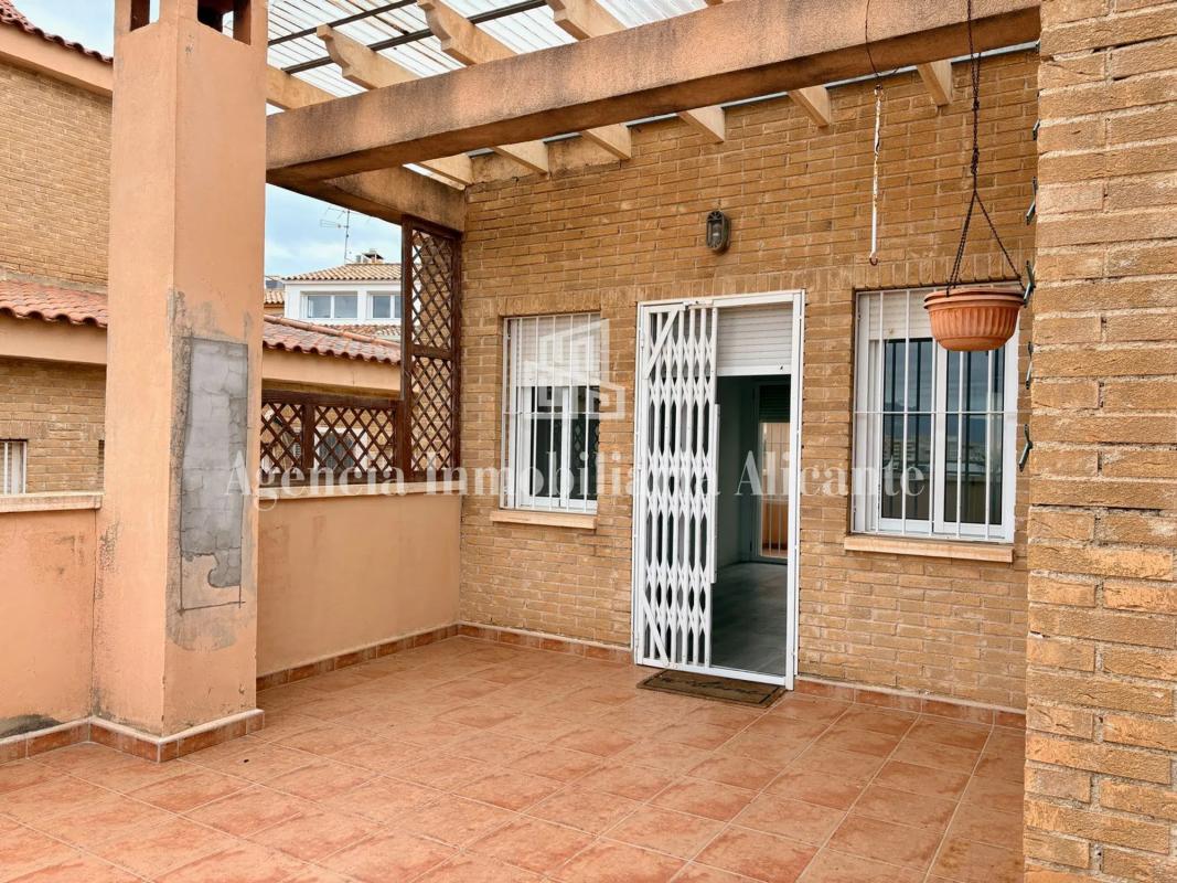 Venta de chalet adosado en  Camino del Faro , Alicante / Alacant photo 5