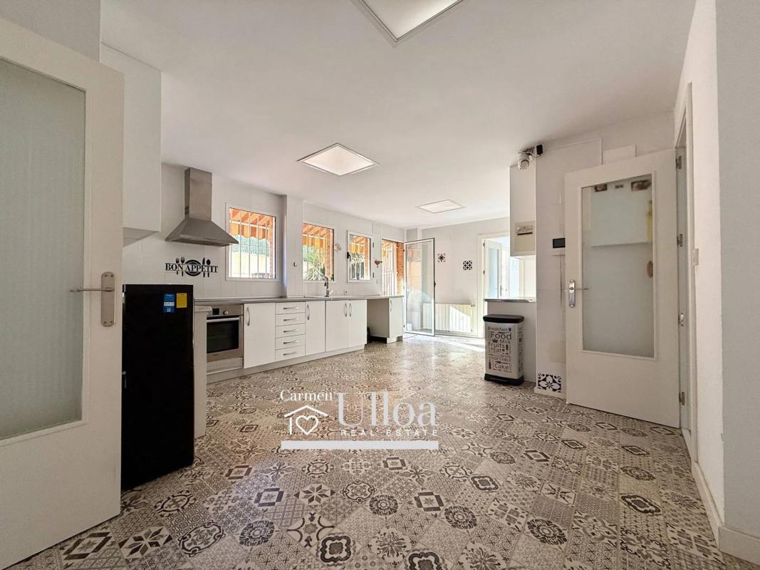 Venta de chalet adosado en  Calle del Mujol , Alicante / Alacant photo 4