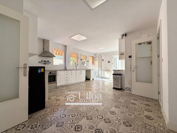 Chalet adosado en venta en  Calle del Mujol , Alicante / Alacant photo 4