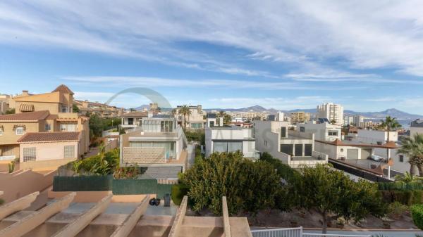 Chalet independiente en venta en Barrio Cabo de las Huertas, Alicante / Alacant
 photo 1