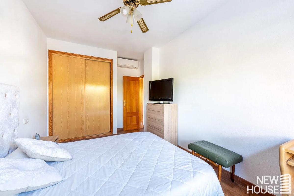 Sale of apartment in CL VICENTE ROCAMORA ONTENIEN, Alicante
photo 2