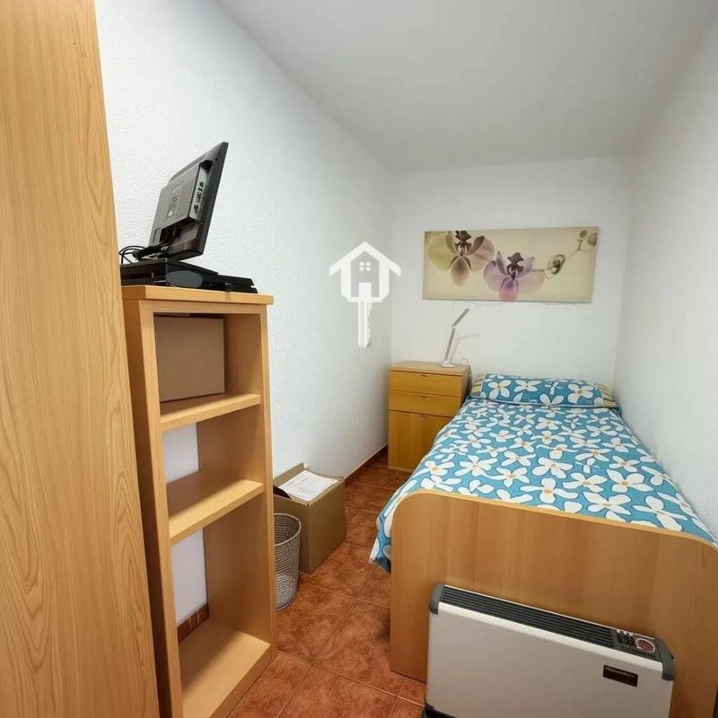 Sale of apartment in CL PINTOR PEDRO CAMACHO, Alicante
photo 2