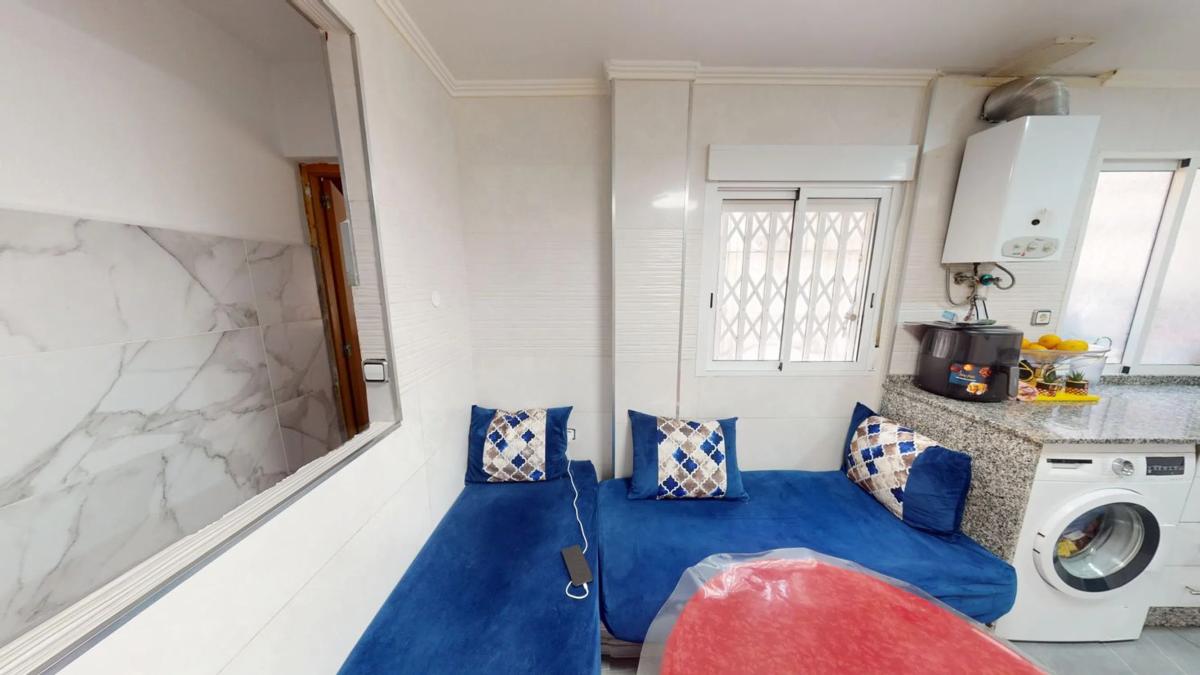 Venta de piso en Pasaje Juan Ramon Jimenes, Alicante / Alacant
photo 3