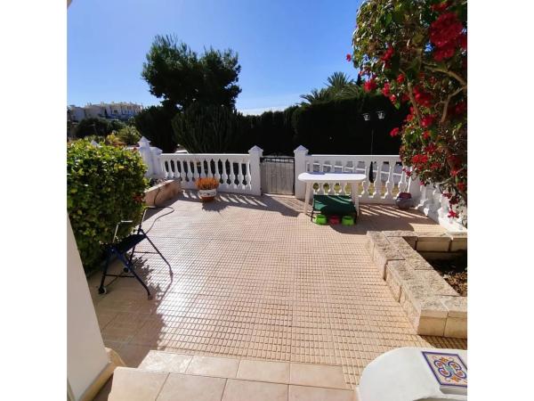 Chalet adosado en venta en Avenida del Carritxal , El Campello thumbnail 2