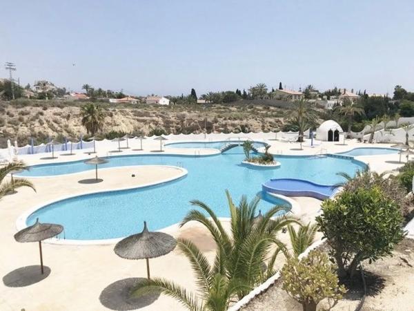 Chalet adosado en venta en UR ALKABIR ZONA MU, 5 , El Campello thumbnail 1