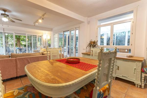 Chalet independiente en venta en Pueblo Español - Coveta Fumá, El Campello
thumbnail 2