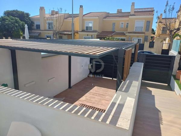 Chalet independiente en venta en Pueblo Español - Coveta Fumá, El Campello
thumbnail 1