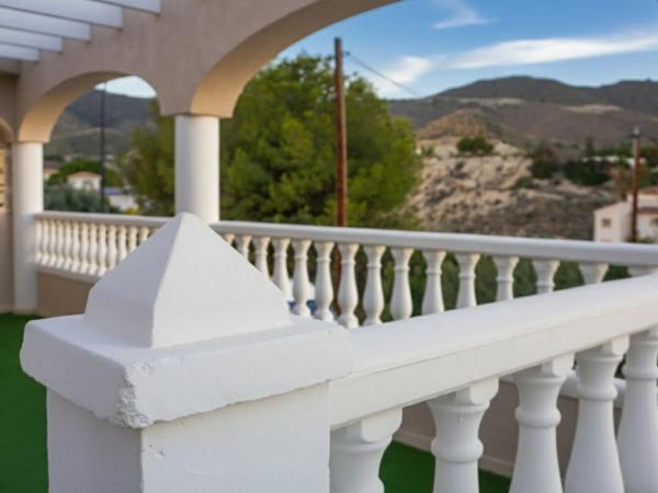 Chalet independiente en venta en Calle de Torrevella, El Campello
thumbnail 2