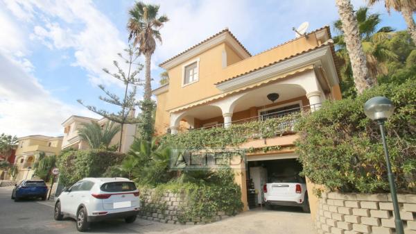 Chalet independiente en venta en Calle de la Boira, 3, Mutxamel
photo 1