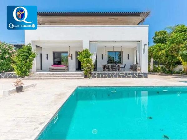 Independent chalet for sale in La Font - Mezquitas, San Juan de Alicante
 photo 2