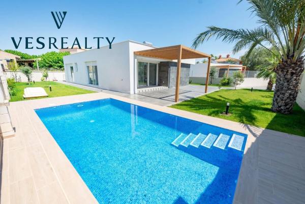 Independent chalet for sale in Calle Font del Realet, San Juan de Alicante
 photo 2