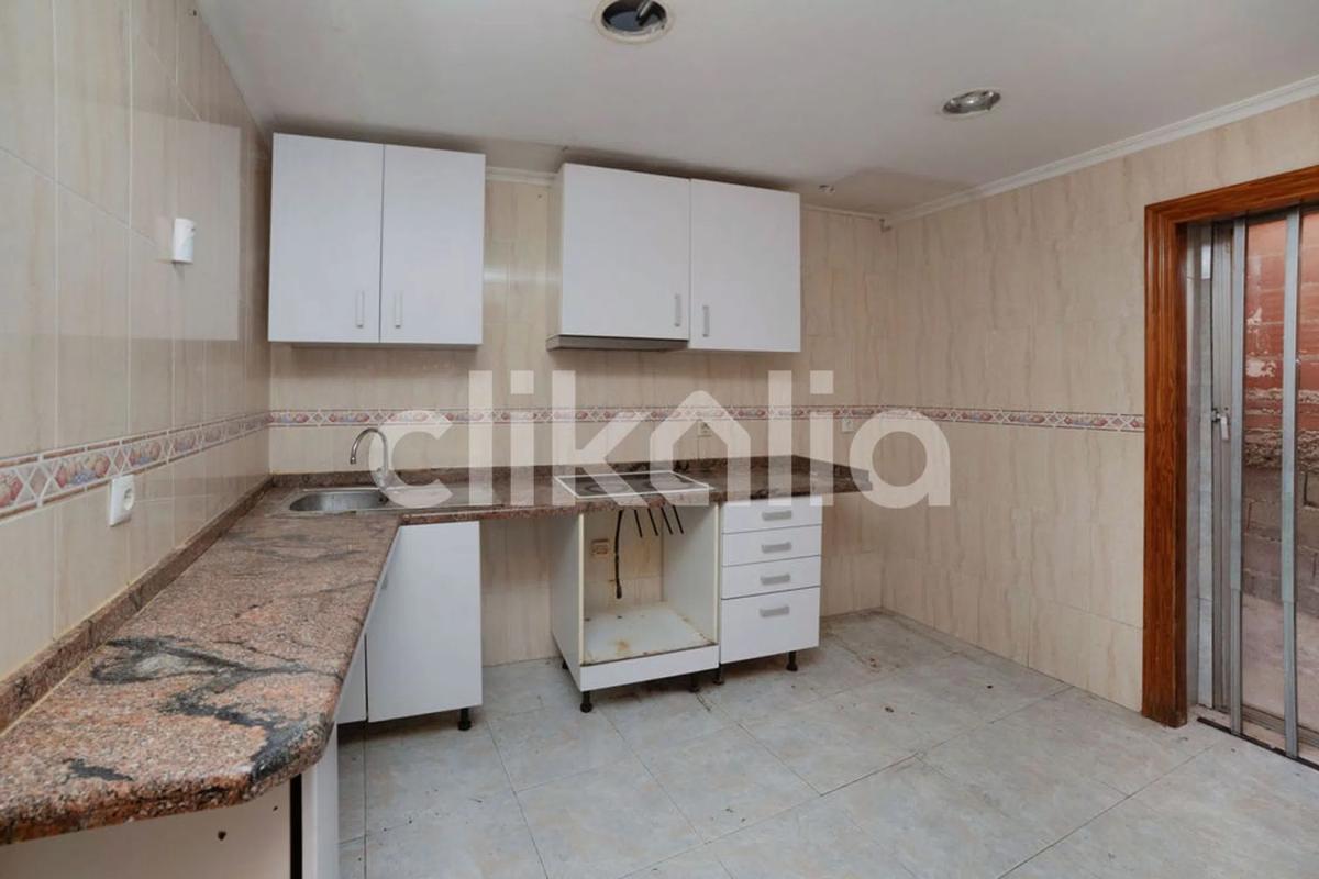 Sale of independent chalet in Calle Toledo, San Vicente del Raspeig
photo 3