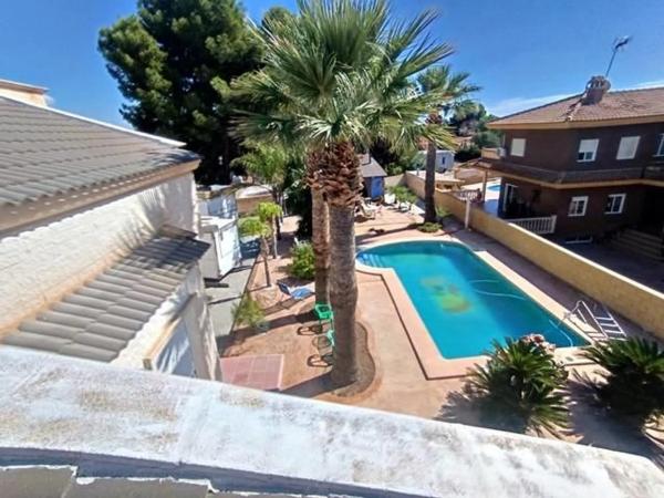 Chalet independiente en venta en Villamontes-Boqueres, San Vicente del Raspeig
thumbnail 3