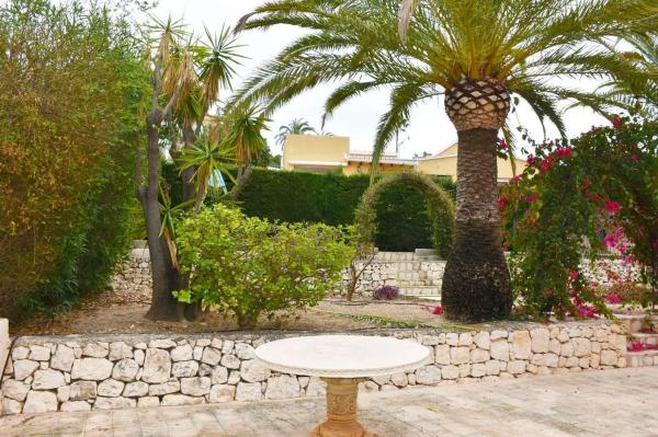Chalet independiente en venta en Cala Advocat - Baladrar, Benissa
 photo 2