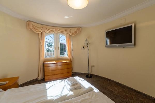 Chalet independiente en venta en Cala Advocat - Baladrar, Benissa
 photo 3