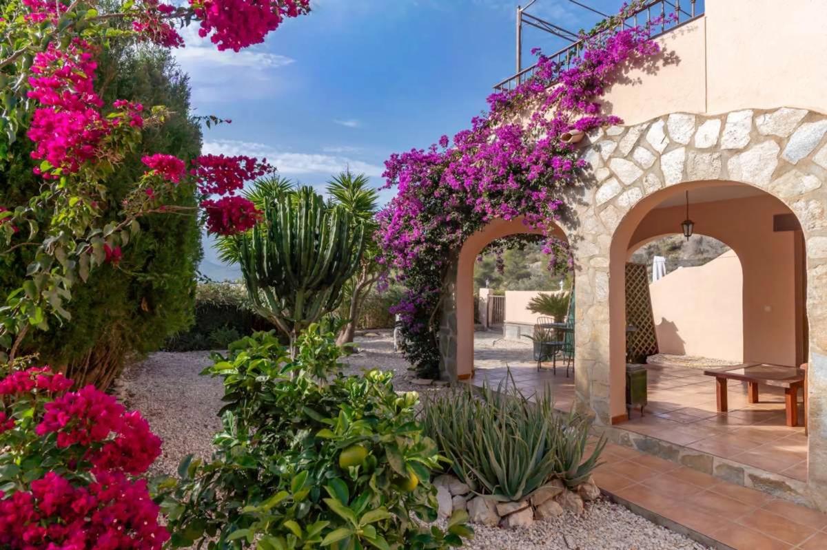 Sale of townhouse in Cometa-Carrió , Calpe photo 2