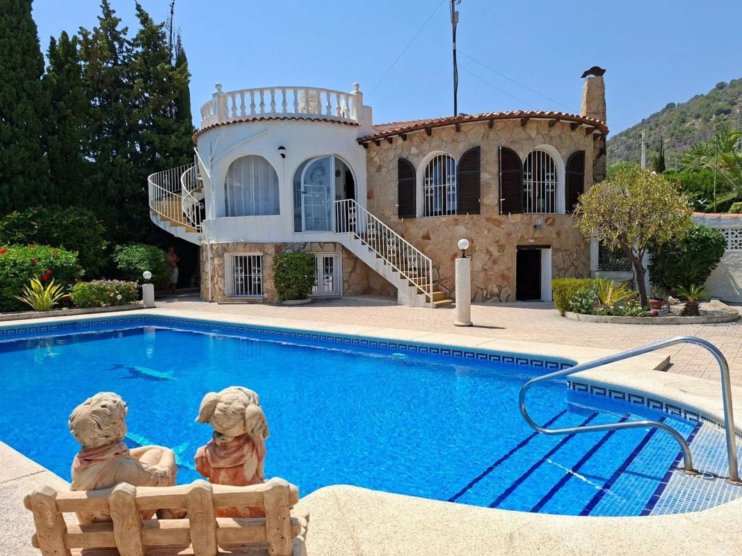 Sale of independent chalet in Canuta, Calpe
photo 1
