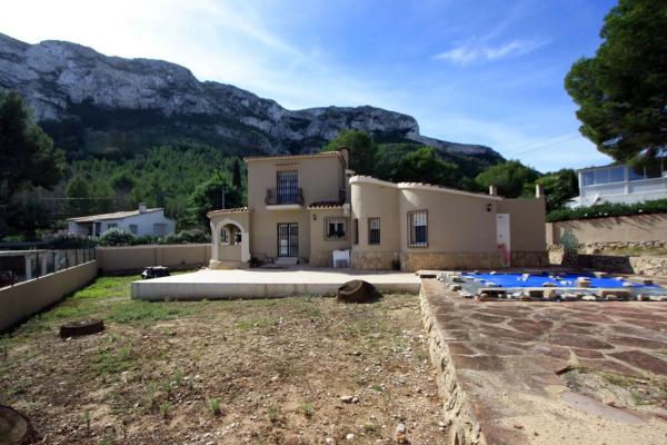Chalet independiente en venta en El Montgó, Denia
 photo 1