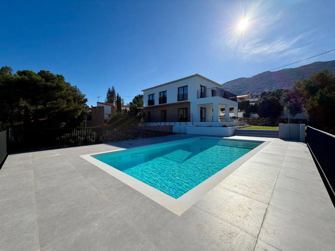 Venta de chalet independiente en Calle Orquídia, Denia
photo 4