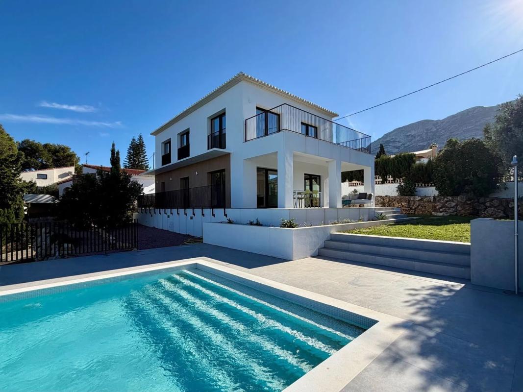 Venta de chalet independiente en Calle Orquídia, Denia
photo 5