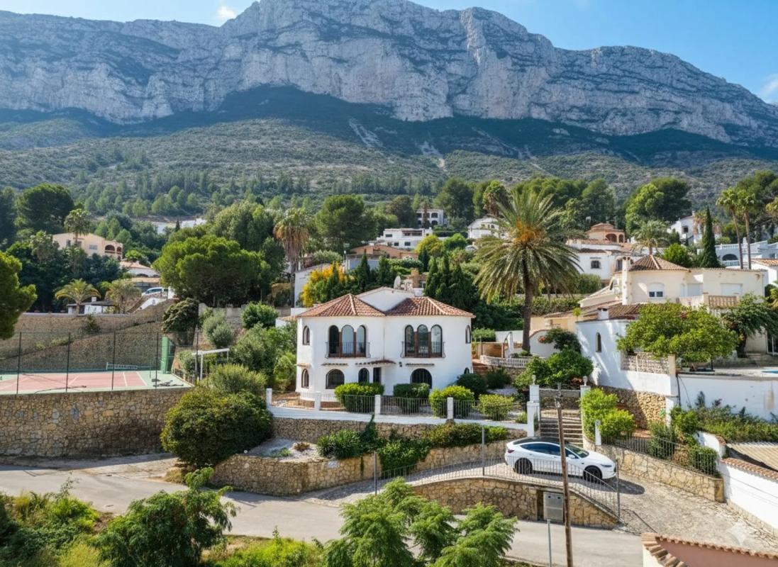 Sale of independent chalet in El Montgó, Denia
 photo 5