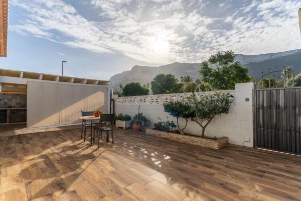 Chalet independiente en venta en El Montgó, Denia
 photo 2