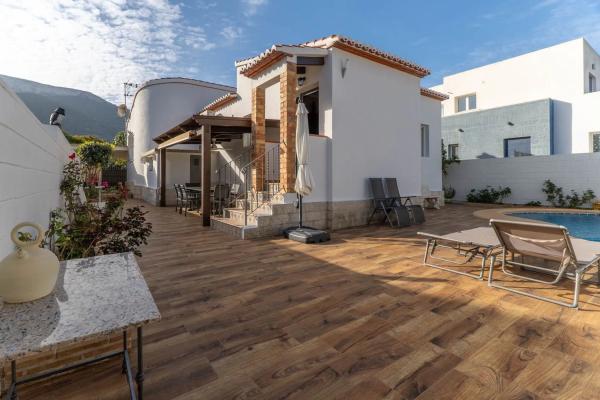 Chalet independiente en venta en El Montgó, Denia
thumbnail 2