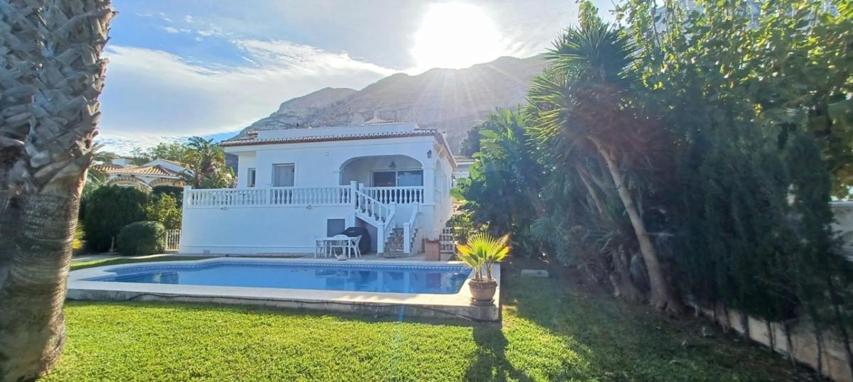 Venta de chalet independiente en El Montgó, Denia
photo 2